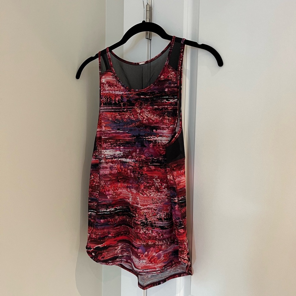 Lululemon tank